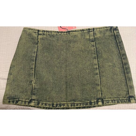 PrettyLittleThing Green Tint Micro Mini Low Rise Denim Skirt NEW NWT - Picture 1 of 5